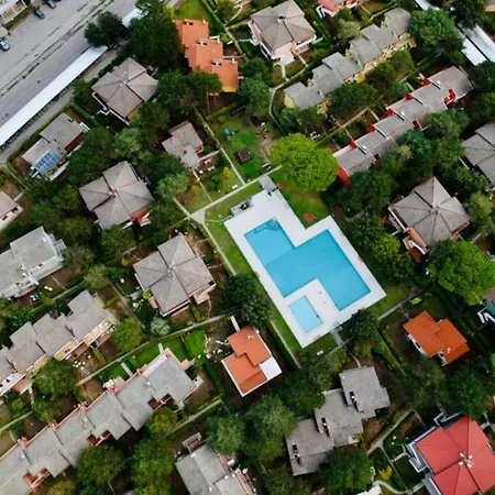 Cozy Flat In With Swimming Pool-beahost Daire Bibione