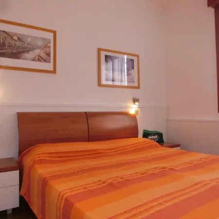 Apartment Cozy Flat In With Swimming Pool-beahost *
