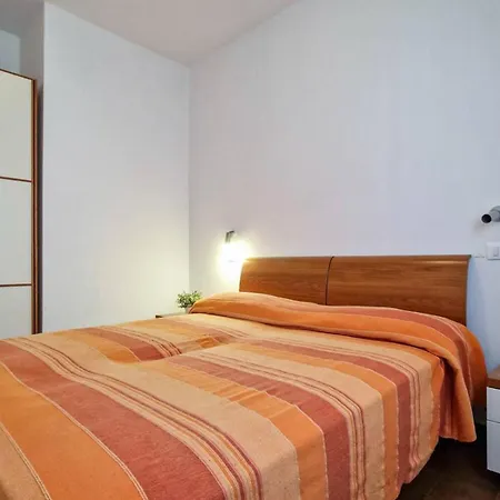Cozy Flat In With Swimming Pool-beahost Appartamento